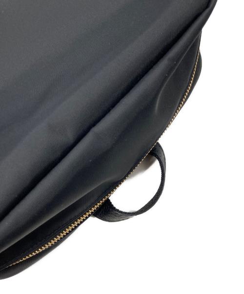 BLUE LABEL CRESTBRIDGE（ブルーレーベルクレストブリッジ）BLUE LABEL CRESTBRIDGE (ブルーレーベルクレストブリッジ) ナイロンスクエアバックパック ブラックの古着・服飾アイテム