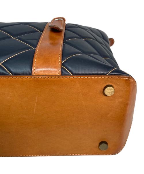 HUNTING WORLD（ハンティングワールド）HUNTING WORLD (ハンティングワールド) キルティングバチュークロストートバッグ ネイビーの古着・服飾アイテム