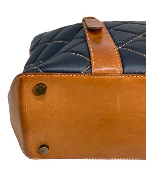 HUNTING WORLD（ハンティングワールド）HUNTING WORLD (ハンティングワールド) キルティングバチュークロストートバッグ ネイビーの古着・服飾アイテム