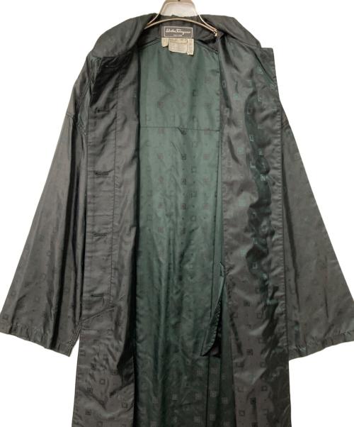Salvatore Ferragamo（サルヴァトーレ フェラガモ）Salvatore Ferragamo (サルヴァトーレ フェラガモ) シルク混ナイロンコート ダークグリーン サイズ:40の古着・服飾アイテム