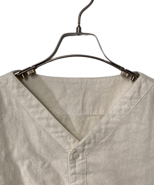 Kinema（キネマ）kinema (キネマ) ノーカラーシャツ ベージュ サイズ:Ｍの古着・服飾アイテム