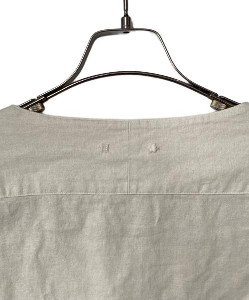 Kinema（キネマ）kinema (キネマ) ノーカラーシャツ ベージュ サイズ:Ｍの古着・服飾アイテム