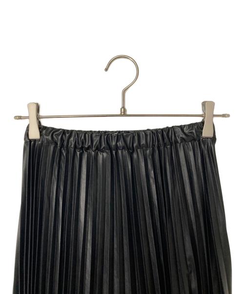 SACRA（サクラ）SACRA (サクラ) シンセティックレザープリーツスカート ブラック サイズ:36の古着・服飾アイテム