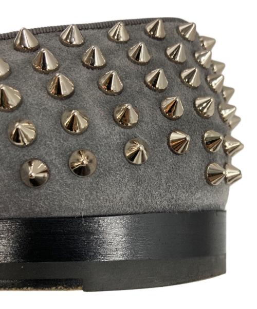 Christian Louboutin（クリスチャン・ルブタン）Christian Louboutin (クリスチャン・ルブタン) シューズ グレー サイズ:39の古着・服飾アイテム