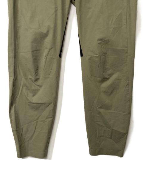 F.C.R.B.（エフシーレアルブリストル）F.C.R.B. (エフシーレアルブリストル) STRETCH LIGHT WEIGHT EASY TAPERED PANTS オリーブ サイズ:Ｍの古着・服飾アイテム