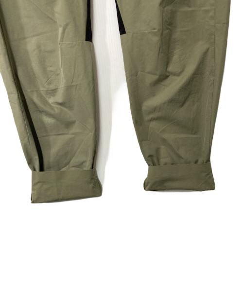 F.C.R.B.（エフシーレアルブリストル）F.C.R.B. (エフシーレアルブリストル) STRETCH LIGHT WEIGHT EASY TAPERED PANTS オリーブ サイズ:Ｍの古着・服飾アイテム