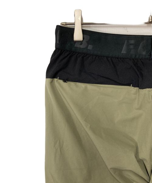 F.C.R.B.（エフシーレアルブリストル）F.C.R.B. (エフシーレアルブリストル) STRETCH LIGHT WEIGHT EASY TAPERED PANTS オリーブ サイズ:Ｍの古着・服飾アイテム