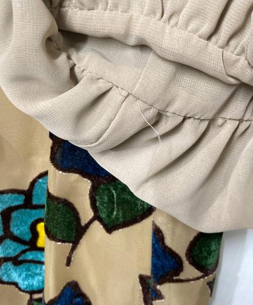 M'S GRACY（エムズグレイシー）M'S GRACY (エムズグレイシー) ベロアフラワー フレアワンピース ベージュ サイズ:42の古着・服飾アイテム