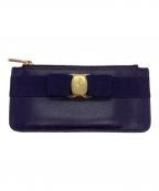 Salvatore Ferragamoサルヴァトーレ フェラガモ）の古着「ヴァラリボン フラグメントケース」｜パープル