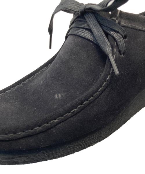 CLARKS（クラークス）CLARKS (クラークス) ワラビーモカシンシューズ ブラック サイズ:UK7.5/US8.5/EU41.5/CN260の古着・服飾アイテム
