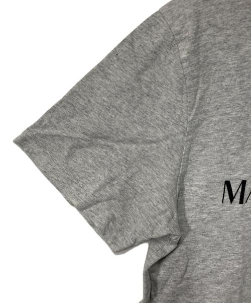 maison kitsune（メゾンキツネ）MAISON KITSUNE (メゾンキツネ) 刺繍Tシャツ グレー サイズ:XSの古着・服飾アイテム