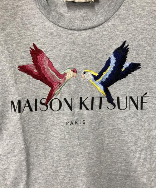 maison kitsune（メゾンキツネ）MAISON KITSUNE (メゾンキツネ) 刺繍Tシャツ グレー サイズ:XSの古着・服飾アイテム