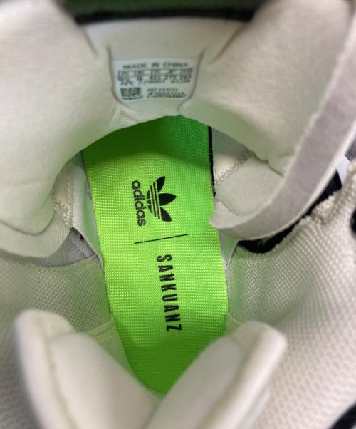 adidas（アディダス）adidas (アディダス) SANKUANZ (サンクアンズ) STREETBALL FORUM ホワイト×ブラック サイズ:US9.5/UK9/FR431/3 /JP27.5/CHN265 未使用品の古着・服飾アイテム