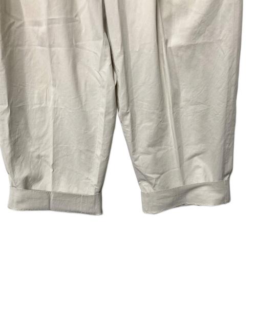 ISSEY MIYAKE（イッセイミヤケ）ISSEY MIYAKE (イッセイミヤケ) 2タックパンツ ホワイト サイズ:Mの古着・服飾アイテム