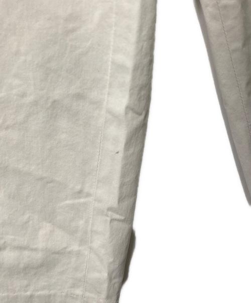 ISSEY MIYAKE（イッセイミヤケ）ISSEY MIYAKE (イッセイミヤケ) 2タックパンツ ホワイト サイズ:Mの古着・服飾アイテム