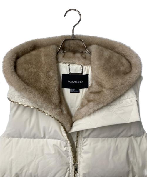 LOU ANDREA（ルーアンドレア）LOU ANDREA (ルーアンドレア) FAKE MINK VEST ホワイト サイズ:Uの古着・服飾アイテム