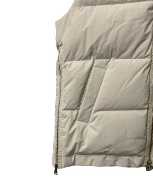 LOU ANDREA（ルーアンドレア）LOU ANDREA (ルーアンドレア) FAKE MINK VEST ホワイト サイズ:Uの古着・服飾アイテム
