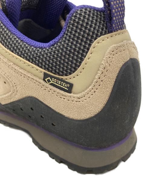 mont-bell（モンベル）mont-bell (モンベル) トレッキングシューズ ベージュ×パープル サイズ:JPN23.5/US-W6.5/UK4.5/EUR37.5の古着・服飾アイテム