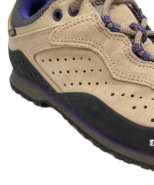 mont-bell（モンベル）mont-bell (モンベル) トレッキングシューズ ベージュ×パープル サイズ:JPN23.5/US-W6.5/UK4.5/EUR37.5の古着・服飾アイテム