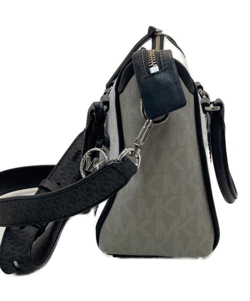 MICHAEL KORS（マイケルコース）MICHAEL KORS (マイケルコース) 2WAYショルダーバッグ ホワイト×ブラックの古着・服飾アイテム