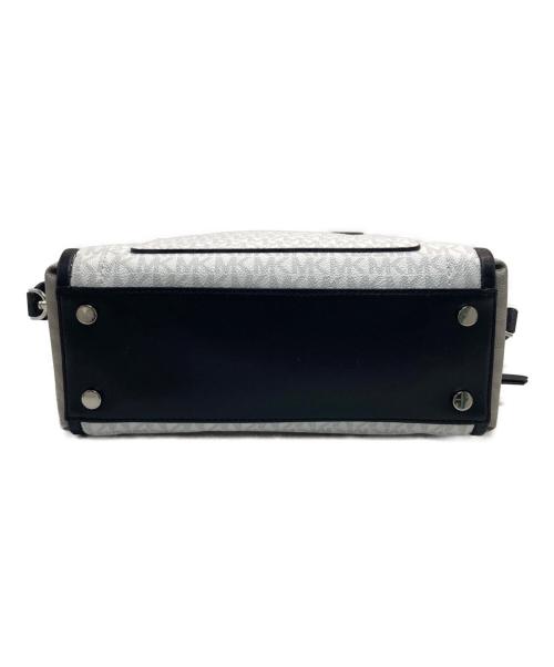 MICHAEL KORS（マイケルコース）MICHAEL KORS (マイケルコース) 2WAYショルダーバッグ ホワイト×ブラックの古着・服飾アイテム