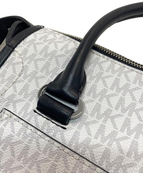 MICHAEL KORS（マイケルコース）MICHAEL KORS (マイケルコース) 2WAYショルダーバッグ ホワイト×ブラックの古着・服飾アイテム