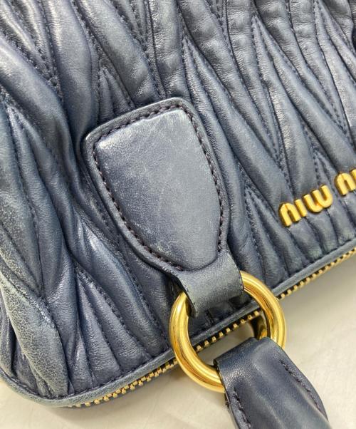 MIU MIU（ミュウミュウ）MIU MIU (ミュウミュウ) マテラッセ 2WAYショルダーバッグ ネイビーの古着・服飾アイテム