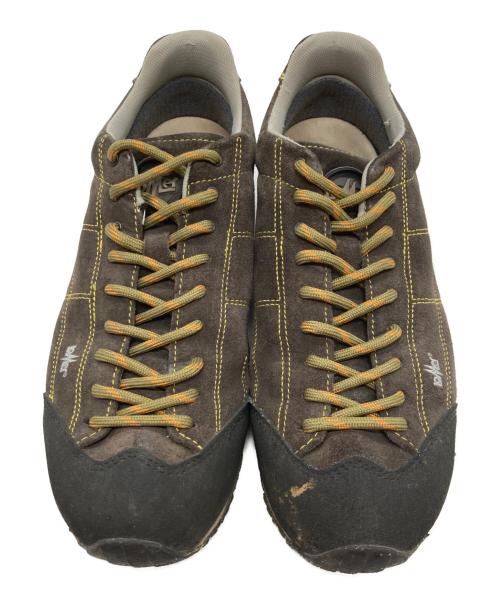 lomer（ロメール）lomer (ロメール) maipos suede MTX グレー サイズ:UK 8/EU 42の古着・服飾アイテム
