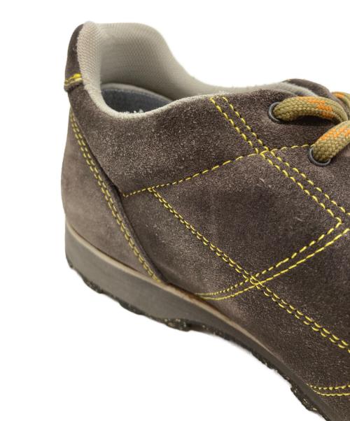 lomer（ロメール）lomer (ロメール) maipos suede MTX グレー サイズ:UK 8/EU 42の古着・服飾アイテム