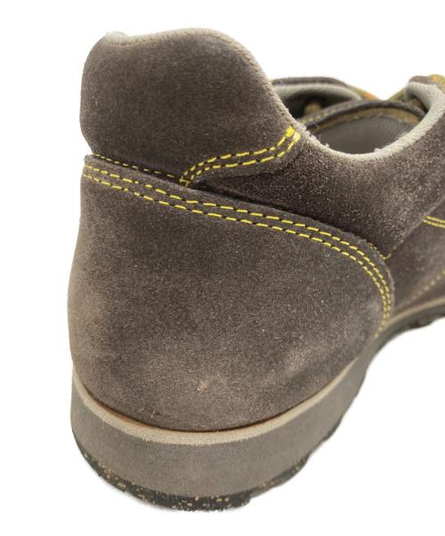lomer（ロメール）lomer (ロメール) maipos suede MTX グレー サイズ:UK 8/EU 42の古着・服飾アイテム