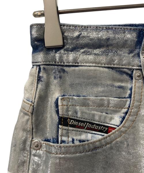 DIESEL（ディーゼル）DIESEL (ディーゼル) ミニデニムスカート ホワイト×シルバー サイズ:W.25の古着・服飾アイテム