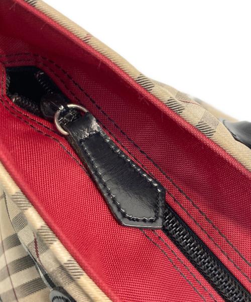 BURBERRY BLUE LABEL（バーバリー ブルー レーベル）BURBERRY BLUE LABEL (バーバリー ブルー レーベル) ノバチェック舟形ハンドバッグ ベージュの古着・服飾アイテム
