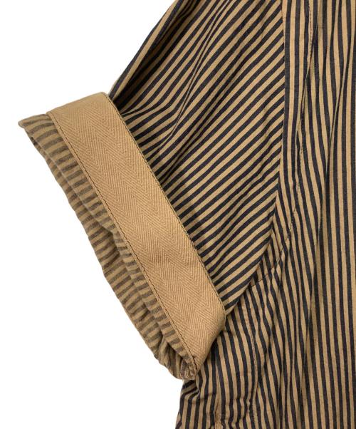 sacai（サカイ）sacai (サカイ) Stripe S/S Shirts ベージュ×ブラック サイズ:2の古着・服飾アイテム