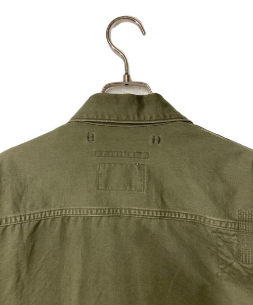 AVIREX（アヴィレックス）AVIREX (アヴィレックス) REPAIR CUSTOM & EMB UTILITY SHIRT JACKET カーキ サイズ:Mの古着・服飾アイテム