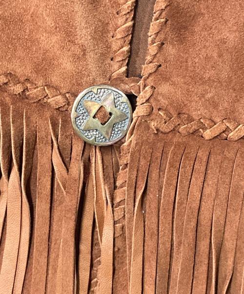 IROQUOIS（イロコイ）IROQUOIS (イロコイ) SHEEP SUEDE FRINGE JACKET ブラウン サイズ:3の古着・服飾アイテム