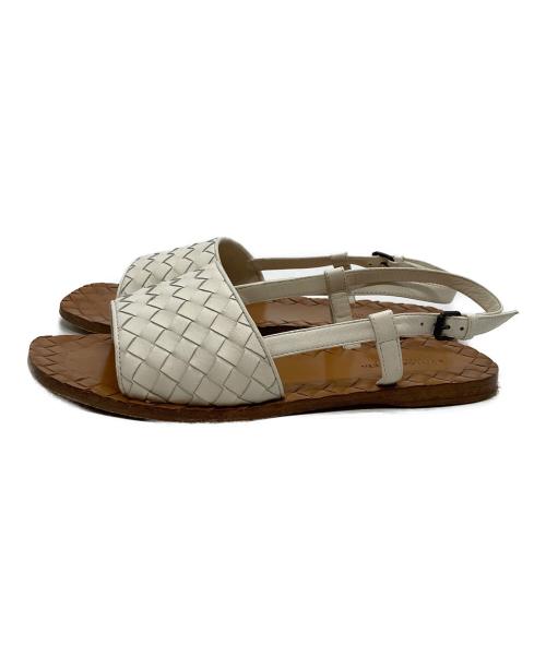 BOTTEGA VENETA（ボッテガベネタ）BOTTEGA VENETA (ボッテガベネタ) イントレチャートストラップサンダル ベージュ サイズ:35の古着・服飾アイテム