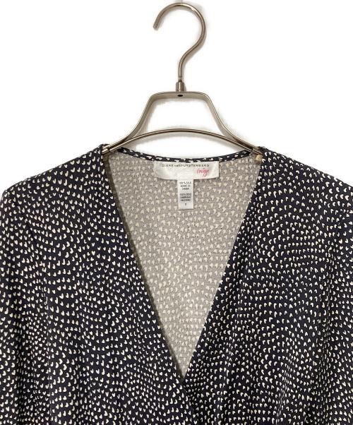 DIANE VON FURSTENBERG（ダイアンフォンファステンバーグ）DIANE VON FURSTENBERG (ダイアンフォンファステンバーグ) 総柄カシュクールワンピース ネイビーの古着・服飾アイテム