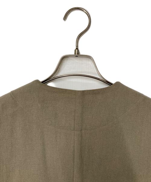 evam eva（エヴァムエヴァ）evam eva (エヴァムエヴァ) ノーカラージャケット ベージュ サイズ:Ｍの古着・服飾アイテム