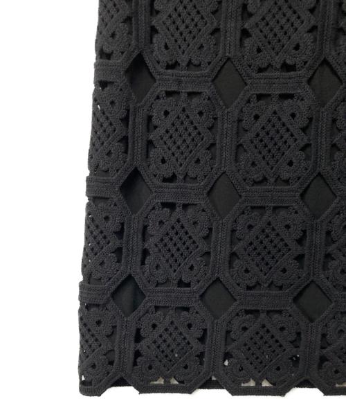 BALLSEY（ボールジィ）BALLSEY (ボールジィ) スクエアモチーフエンブロイダリー Iラインミディスカート ブラック サイズ:36の古着・服飾アイテム