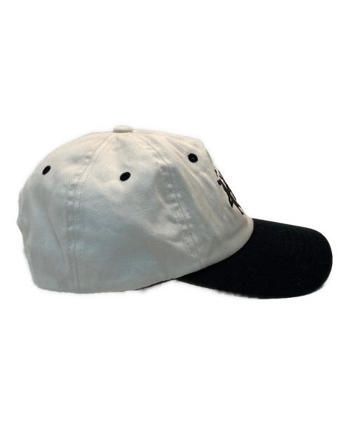 stussy（ステューシー）stussy (ステューシー) Big Basic Vintage Cap ホワイト×ブラックの古着・服飾アイテム