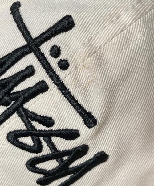 stussy（ステューシー）stussy (ステューシー) Big Basic Vintage Cap ホワイト×ブラックの古着・服飾アイテム