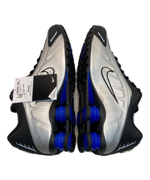 NIKE（ナイキ）NIKE (ナイキ) Women's Shox R4 Black/Metallic Silve サイズ:US11/UK8.5/EUR43/CM28/BR41/CN280の古着・服飾アイテム