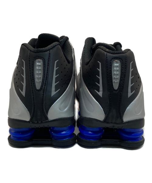 NIKE（ナイキ）NIKE (ナイキ) Women's Shox R4 Black/Metallic Silve サイズ:US11/UK8.5/EUR43/CM28/BR41/CN280の古着・服飾アイテム