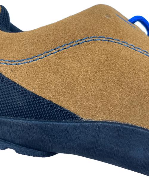 KEEN（キーン）KEEN (キーン) JASPER ローカットスニーカー ベージュ×ブラック サイズ:31cmの古着・服飾アイテム