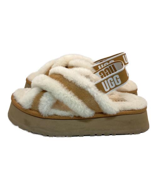 UGG（アグ）UGG (アグ) Disco Cross Slide ベージュ×ホワイト サイズ:US8/UK6/EU39/JP25の古着・服飾アイテム