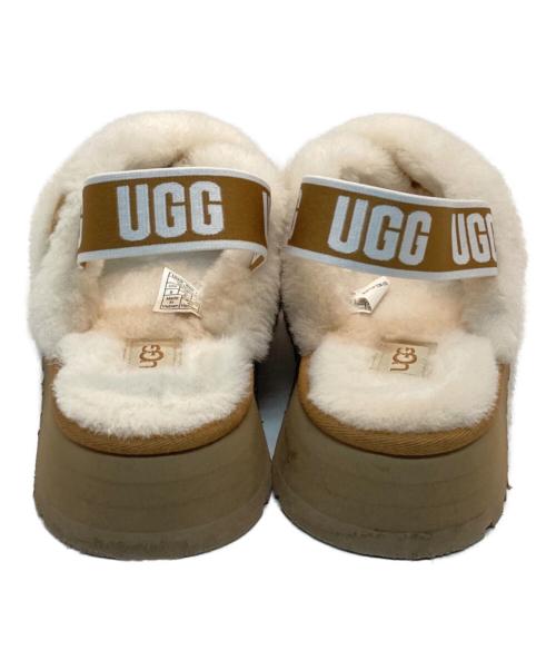 UGG（アグ）UGG (アグ) Disco Cross Slide ベージュ×ホワイト サイズ:US8/UK6/EU39/JP25の古着・服飾アイテム