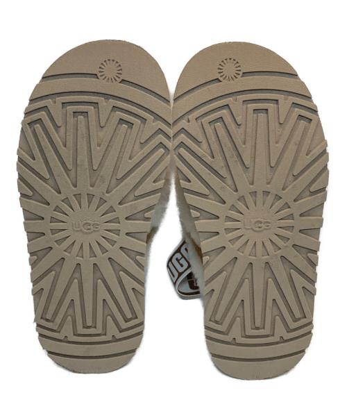 UGG（アグ）UGG (アグ) Disco Cross Slide ベージュ×ホワイト サイズ:US8/UK6/EU39/JP25の古着・服飾アイテム