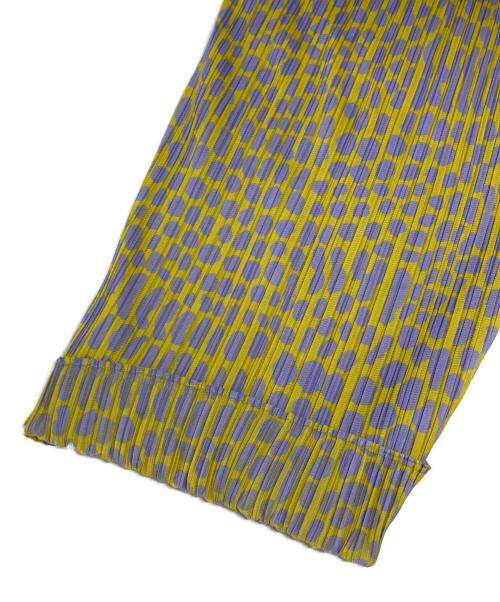 PLEATS PLEASE（プリーツプリーズ）PLEATS PLEASE (プリーツプリーズ) 総柄プリーツパンツ イエロー×グレー サイズ:2の古着・服飾アイテム