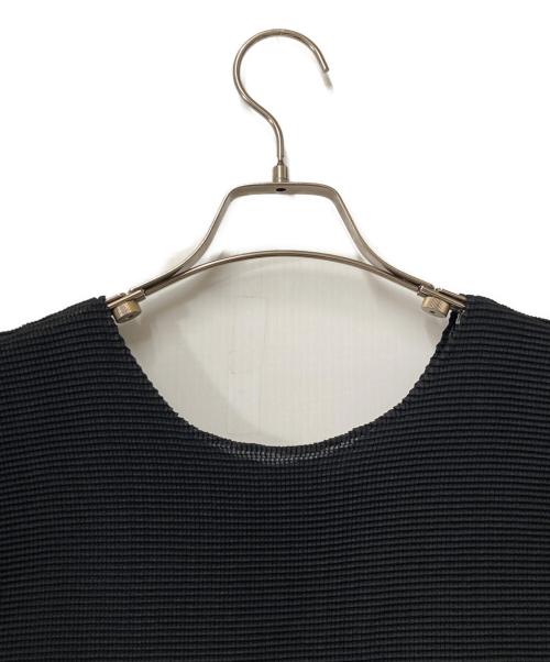 me ISSEY MIYAKE（ミーイッセイ ミヤケ）me ISSEY MIYAKE (ミーイッセイ ミヤケ) プリーツカットソー ブラック サイズ:Freeの古着・服飾アイテム