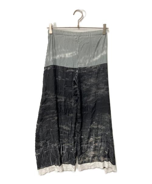 ISSEY MIYAKE（イッセイミヤケ）ISSEY MIYAKE (イッセイミヤケ) バイカラープリーツパンツ ブラック×グレー サイズ:3の古着・服飾アイテム